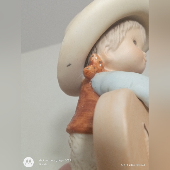 Porcelain Cowboy Kid Sankyo Music Box Plays HOME ON THE RANGE *RARE Design* - Picture 6 of 8